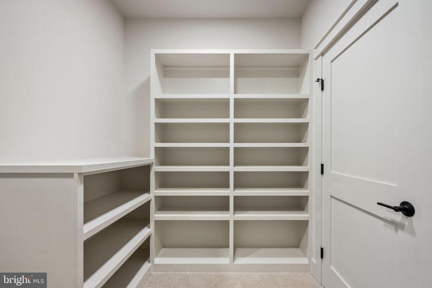 516 VALLEY DR SE, VIENNA, Virginia 22180, 6 Bedrooms Bedrooms, 23 Rooms Rooms,6 BathroomsBathrooms,Residential,For sale,516 VALLEY DR SE,VAFX2289572 MLS # VAFX2289572