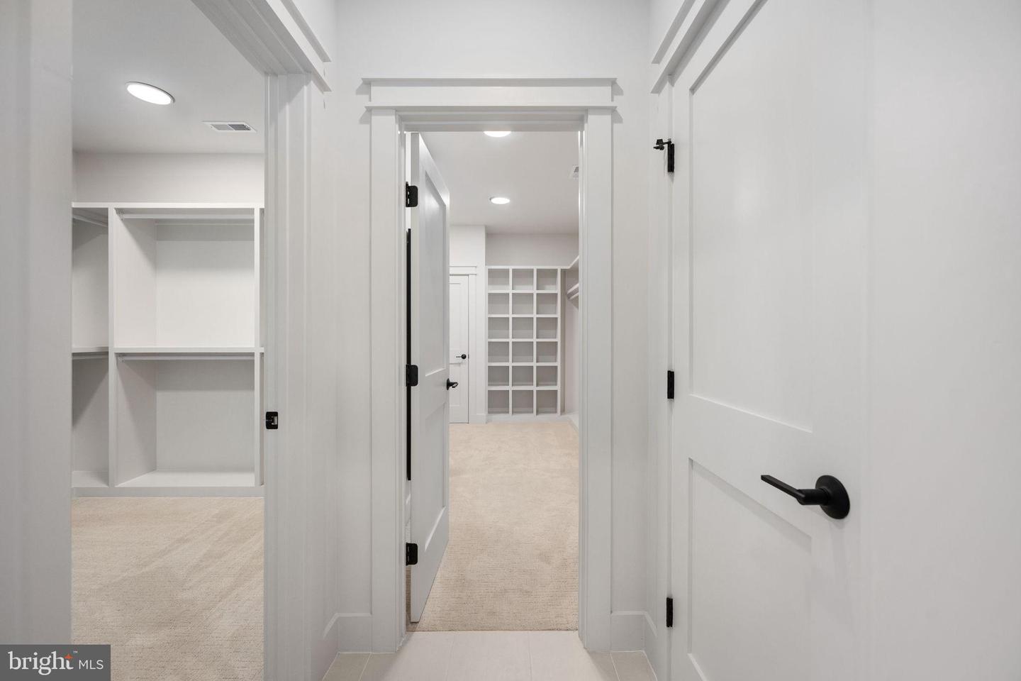 516 VALLEY DR SE, VIENNA, Virginia 22180, 6 Bedrooms Bedrooms, 23 Rooms Rooms,6 BathroomsBathrooms,Residential,For sale,516 VALLEY DR SE,VAFX2289572 MLS # VAFX2289572