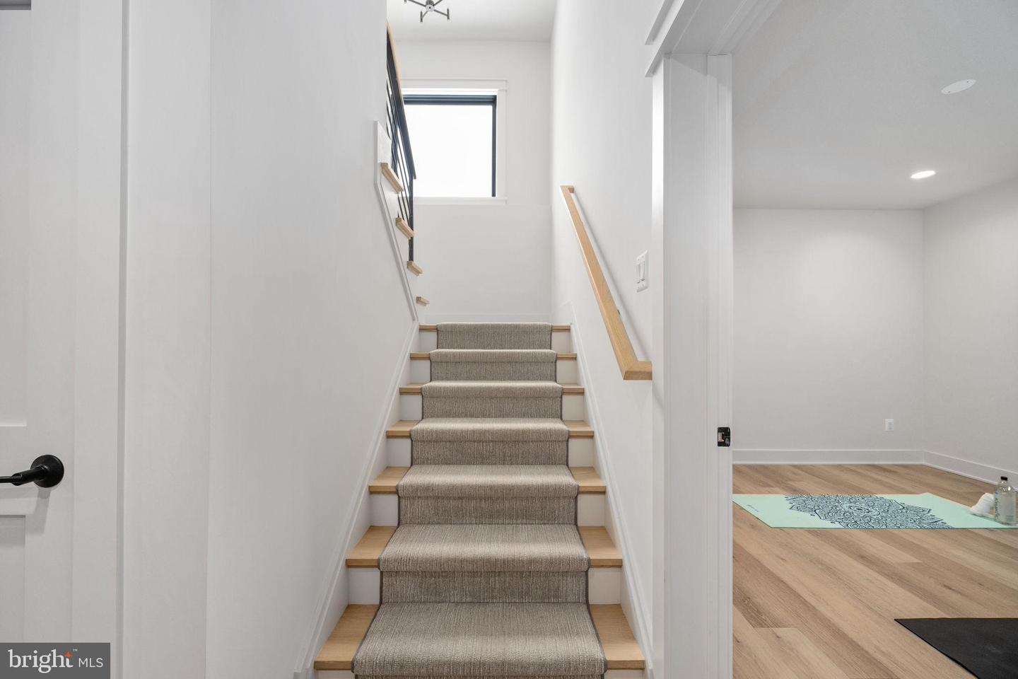 516 VALLEY DR SE, VIENNA, Virginia 22180, 6 Bedrooms Bedrooms, 23 Rooms Rooms,6 BathroomsBathrooms,Residential,For sale,516 VALLEY DR SE,VAFX2289572 MLS # VAFX2289572