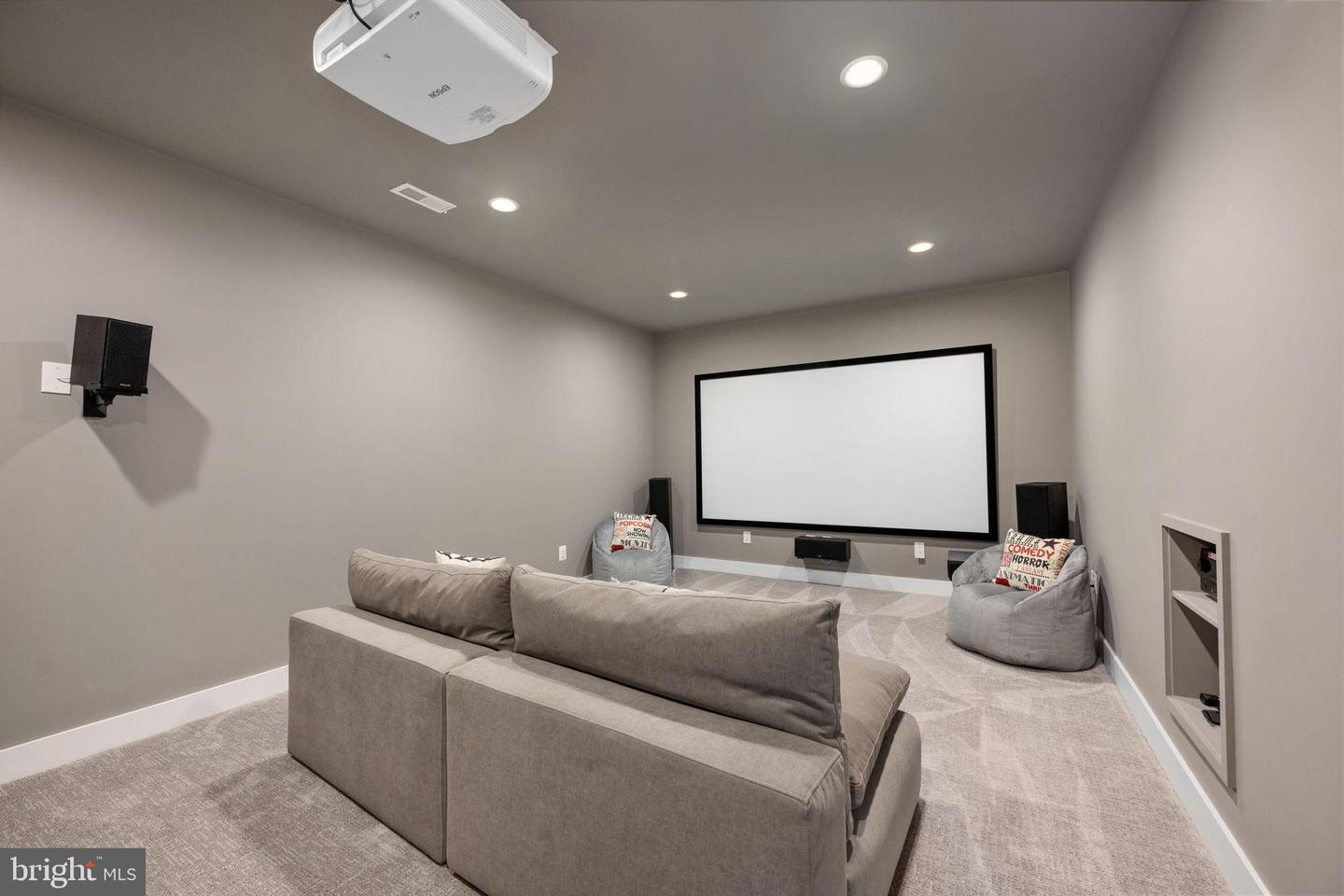 516 VALLEY DR SE, VIENNA, Virginia 22180, 6 Bedrooms Bedrooms, 23 Rooms Rooms,6 BathroomsBathrooms,Residential,For sale,516 VALLEY DR SE,VAFX2289572 MLS # VAFX2289572