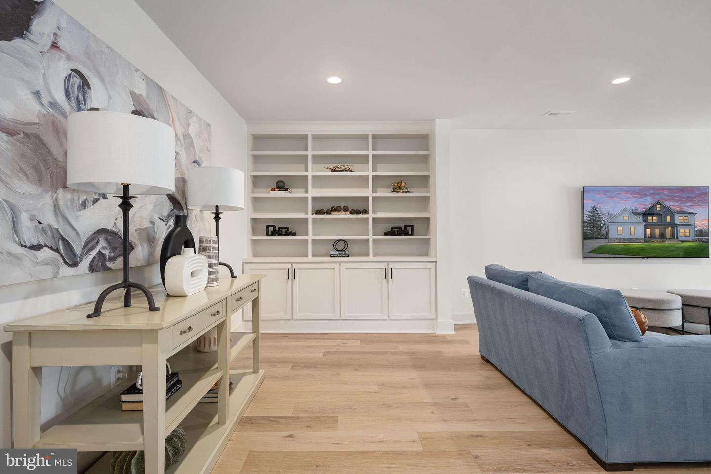 516 VALLEY DR SE, VIENNA, Virginia 22180, 6 Bedrooms Bedrooms, 23 Rooms Rooms,6 BathroomsBathrooms,Residential,For sale,516 VALLEY DR SE,VAFX2289572 MLS # VAFX2289572