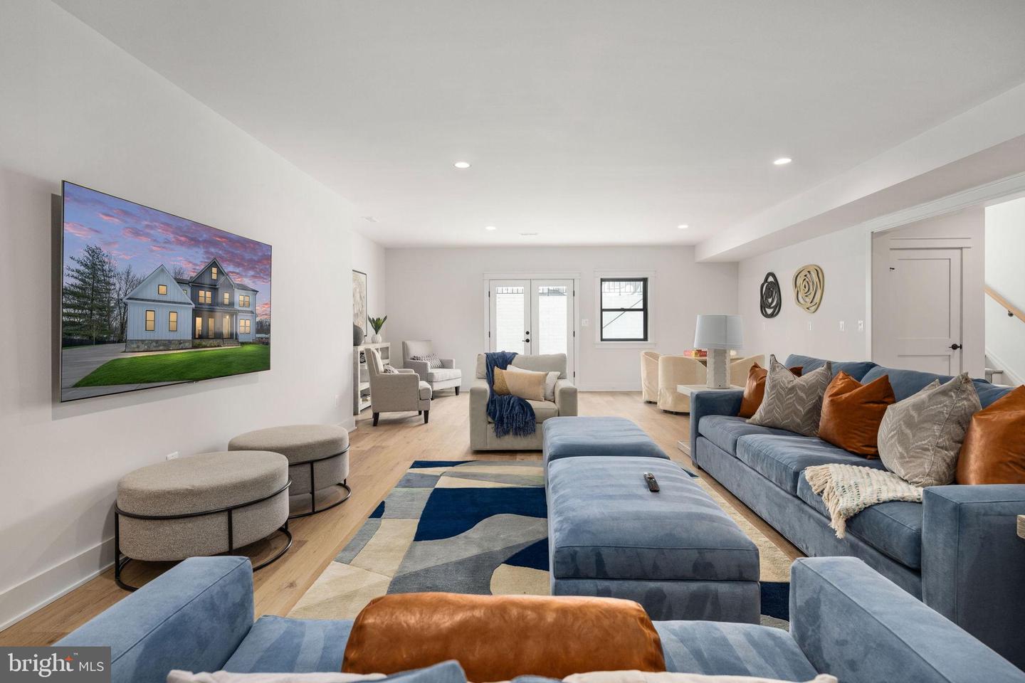 516 VALLEY DR SE, VIENNA, Virginia 22180, 6 Bedrooms Bedrooms, 23 Rooms Rooms,6 BathroomsBathrooms,Residential,For sale,516 VALLEY DR SE,VAFX2289572 MLS # VAFX2289572