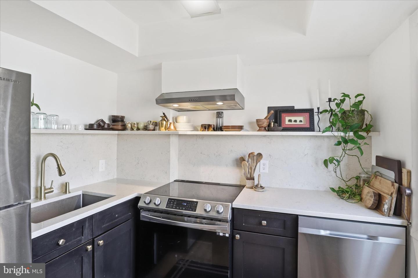 3300 S 28TH ST #404, ALEXANDRIA, Virginia 22302, 1 Bedroom Bedrooms, 4 Rooms Rooms,1 BathroomBathrooms,Residential,For sale,3300 S 28TH ST #404,VAAX2053910 MLS # VAAX2053910