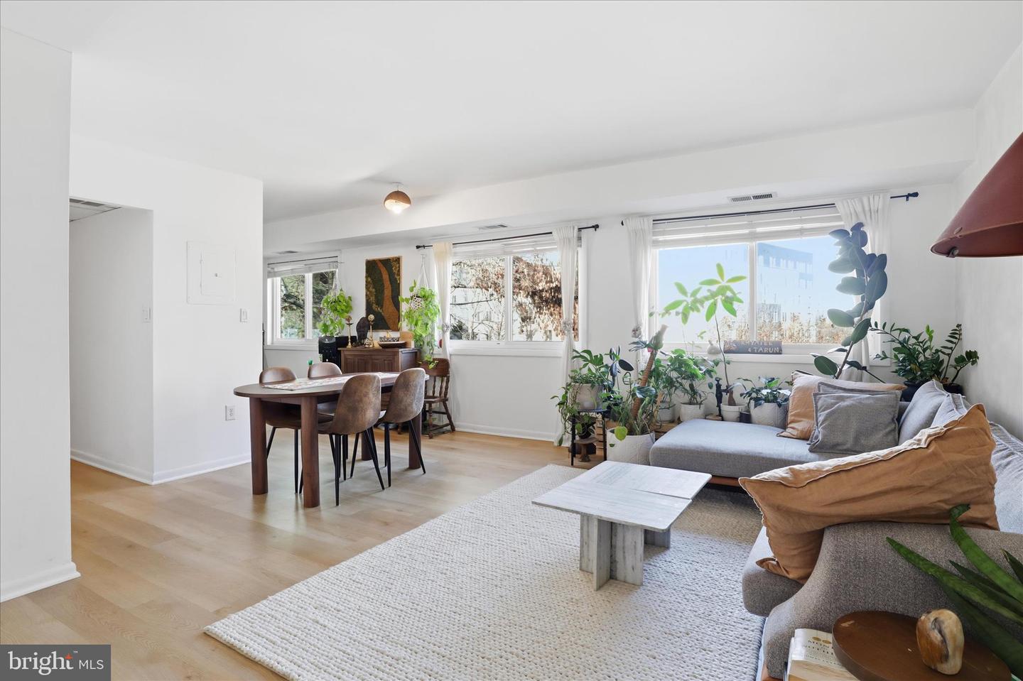 3300 S 28TH ST #404, ALEXANDRIA, Virginia 22302, 1 Bedroom Bedrooms, 4 Rooms Rooms,1 BathroomBathrooms,Residential,For sale,3300 S 28TH ST #404,VAAX2053910 MLS # VAAX2053910