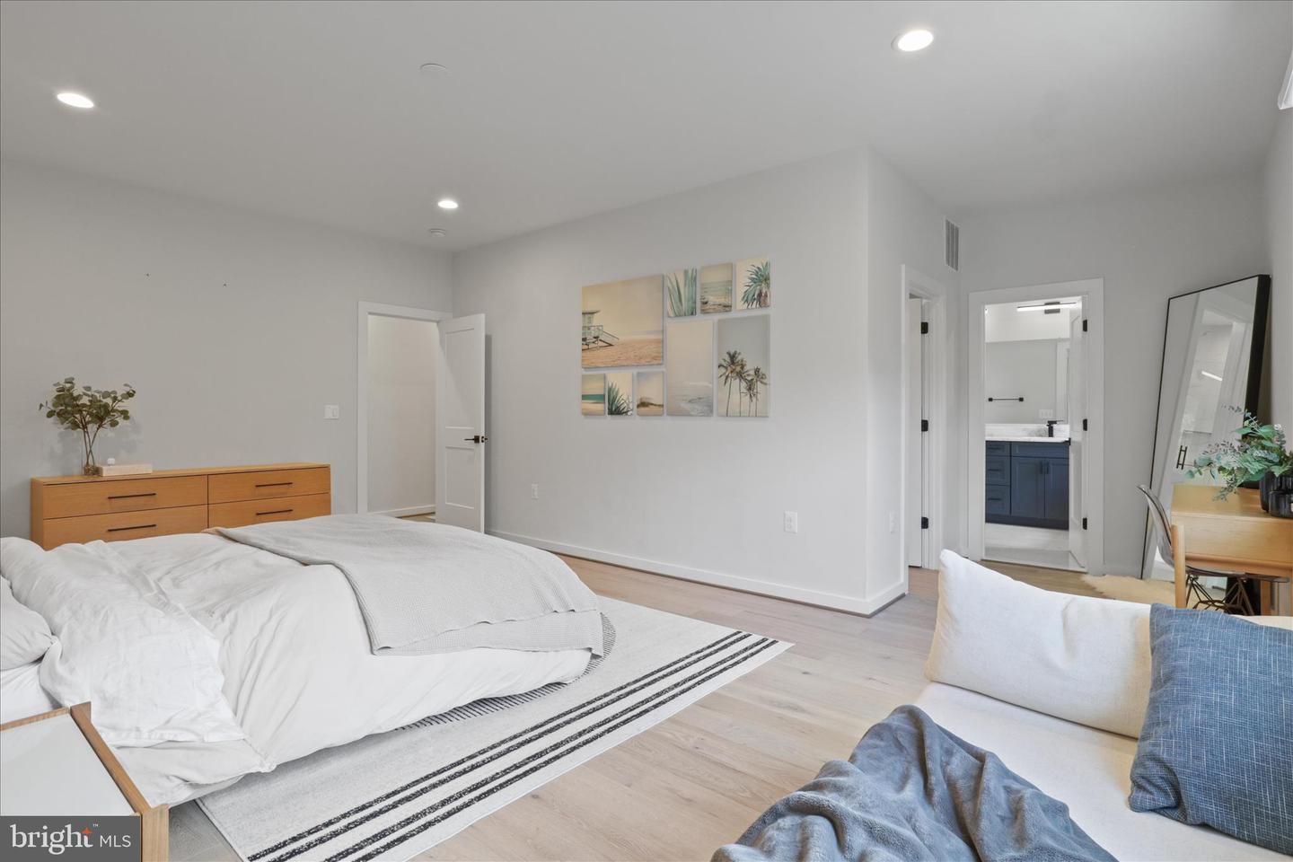 6625 OAK DR, ALEXANDRIA, Virginia 22306, 4 Bedrooms Bedrooms, ,3 BathroomsBathrooms,Residential,For sale,6625 OAK DR,VAFX2289604 MLS # VAFX2289604