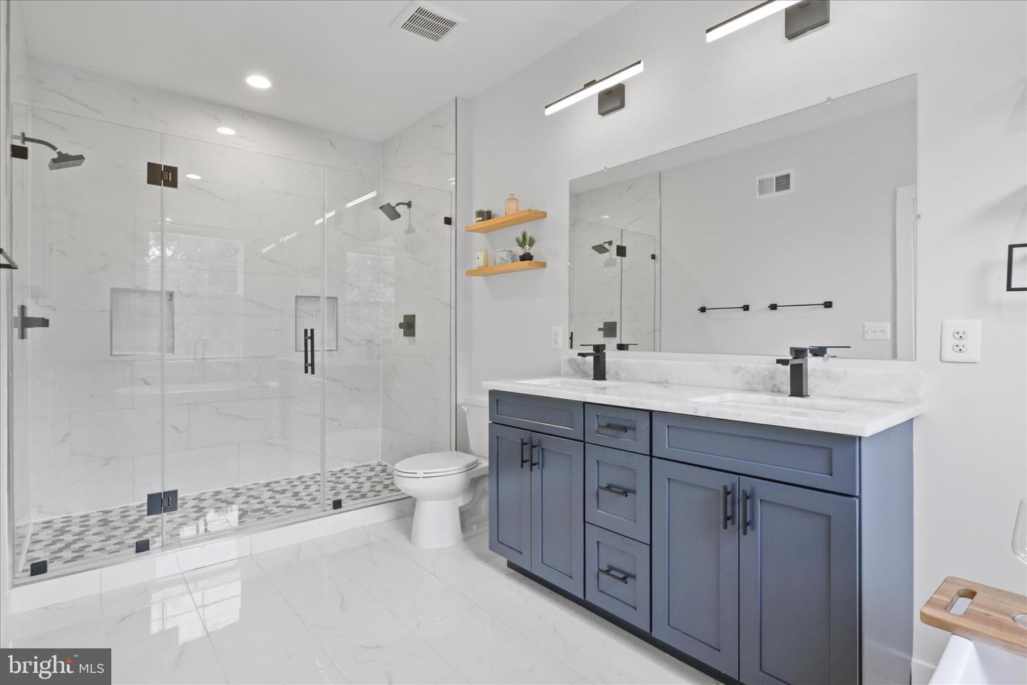 6625 OAK DR, ALEXANDRIA, Virginia 22306, 4 Bedrooms Bedrooms, ,3 BathroomsBathrooms,Residential,For sale,6625 OAK DR,VAFX2289604 MLS # VAFX2289604