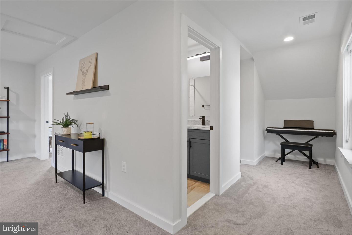 6625 OAK DR, ALEXANDRIA, Virginia 22306, 4 Bedrooms Bedrooms, ,3 BathroomsBathrooms,Residential,For sale,6625 OAK DR,VAFX2289604 MLS # VAFX2289604