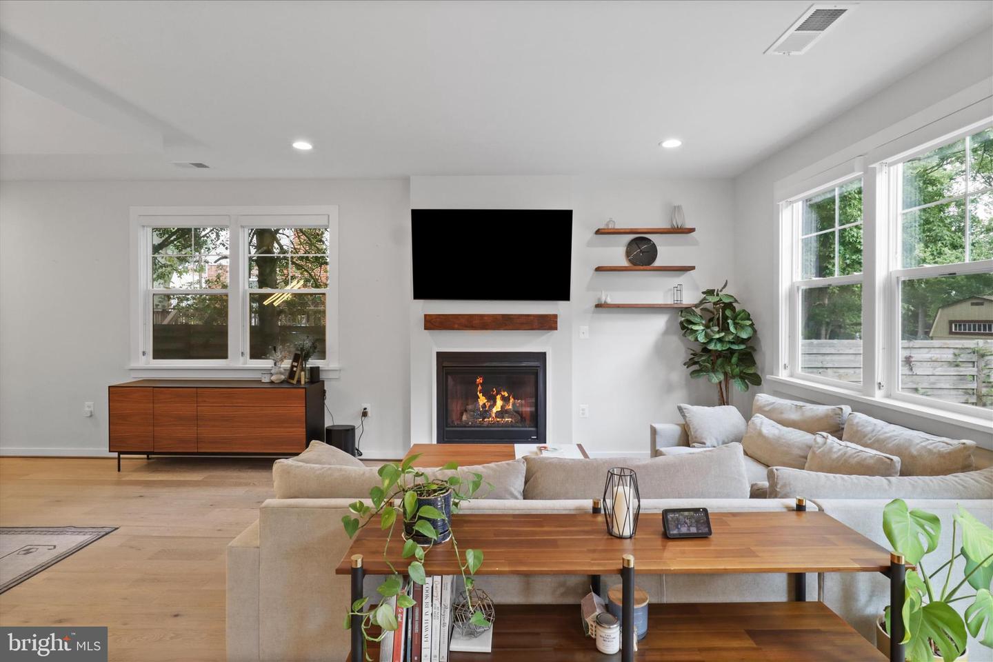 6625 OAK DR, ALEXANDRIA, Virginia 22306, 4 Bedrooms Bedrooms, ,3 BathroomsBathrooms,Residential,For sale,6625 OAK DR,VAFX2289604 MLS # VAFX2289604