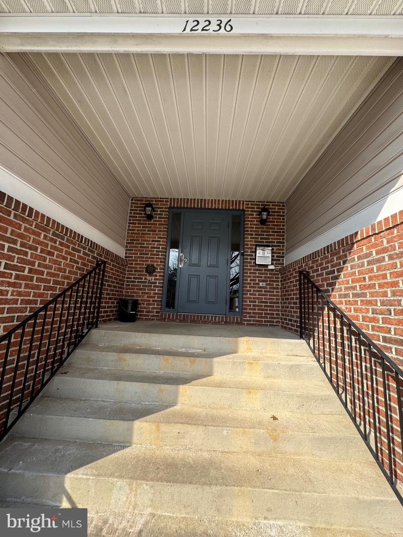 12236 LADYMEADE CT #202, WOODBRIDGE, Virginia 22192, 2 Bedrooms Bedrooms, ,2 BathroomsBathrooms,Residential,For sale,12236 LADYMEADE CT #202,VAPW2112072 MLS # VAPW2112072