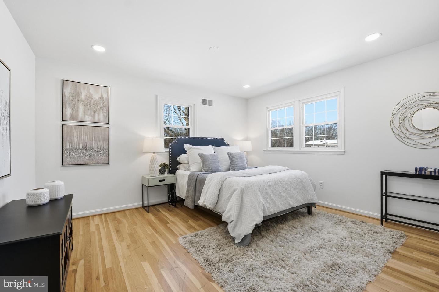 6802 SYDENSTRICKER RD, SPRINGFIELD, Virginia 22152, 4 Bedrooms Bedrooms, ,3 BathroomsBathrooms,Residential,For sale,6802 SYDENSTRICKER RD,VAFX2289616 MLS # VAFX2289616