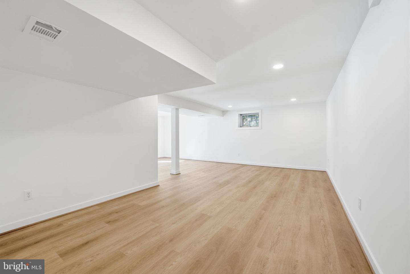 6802 SYDENSTRICKER RD, SPRINGFIELD, Virginia 22152, 4 Bedrooms Bedrooms, ,3 BathroomsBathrooms,Residential,For sale,6802 SYDENSTRICKER RD,VAFX2289616 MLS # VAFX2289616