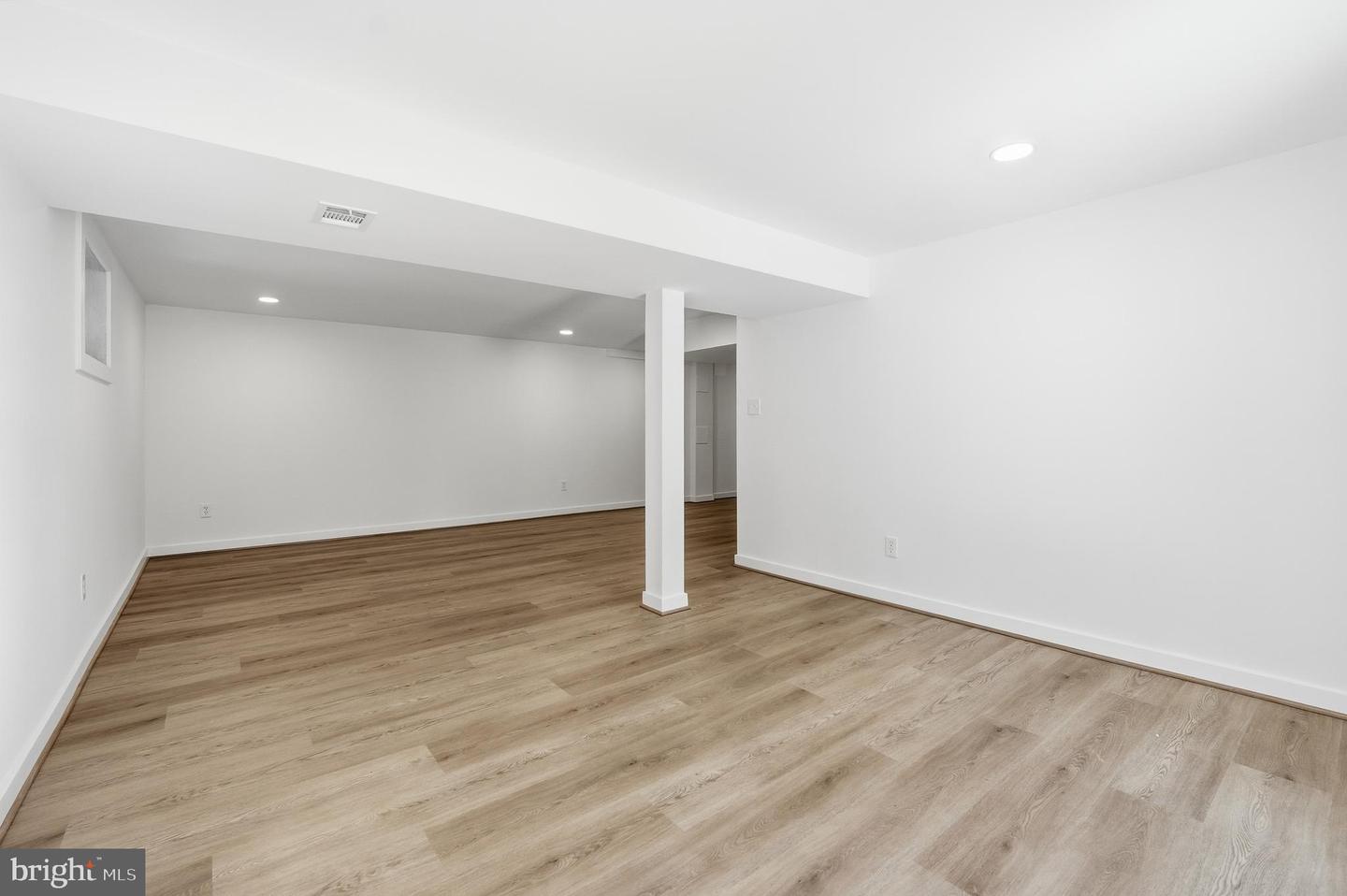 6802 SYDENSTRICKER RD, SPRINGFIELD, Virginia 22152, 4 Bedrooms Bedrooms, ,3 BathroomsBathrooms,Residential,For sale,6802 SYDENSTRICKER RD,VAFX2289616 MLS # VAFX2289616