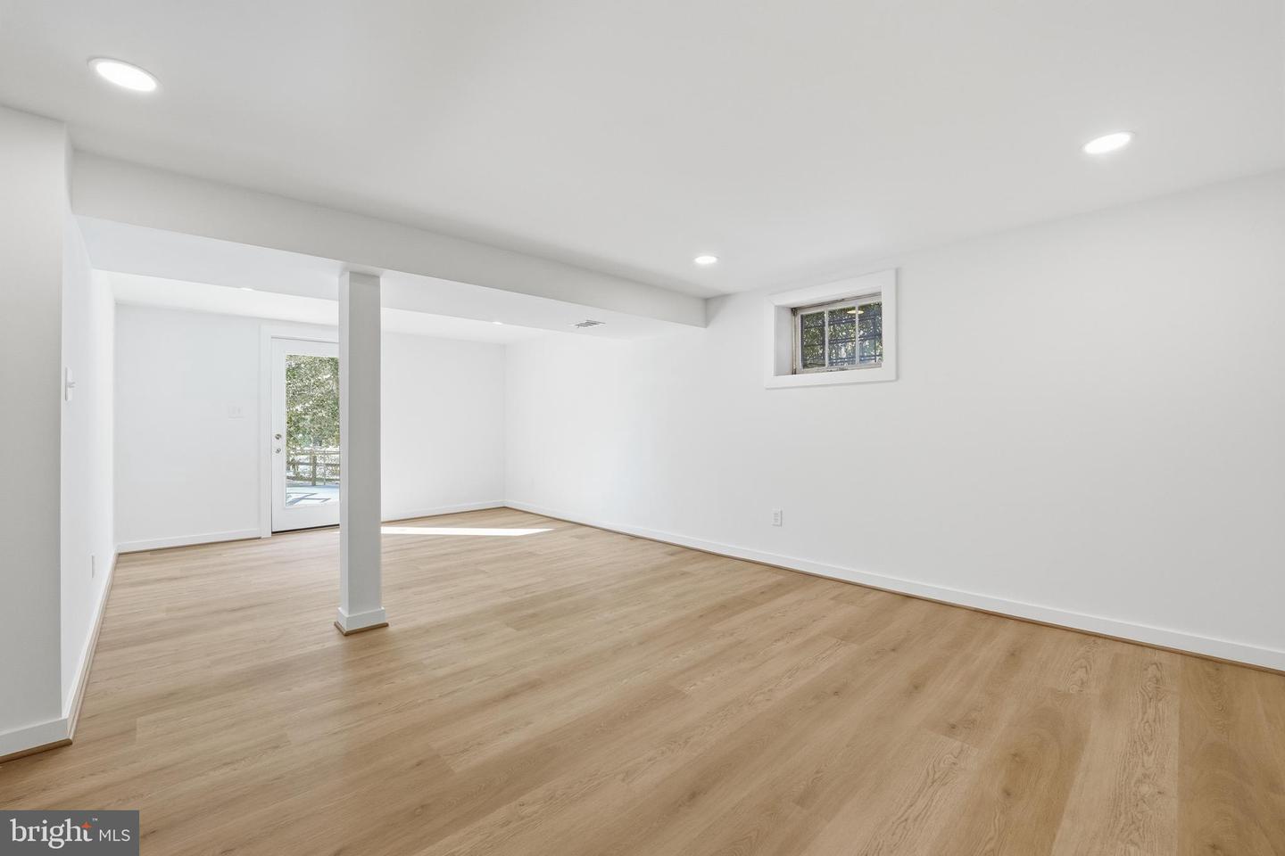 6802 SYDENSTRICKER RD, SPRINGFIELD, Virginia 22152, 4 Bedrooms Bedrooms, ,3 BathroomsBathrooms,Residential,For sale,6802 SYDENSTRICKER RD,VAFX2289616 MLS # VAFX2289616