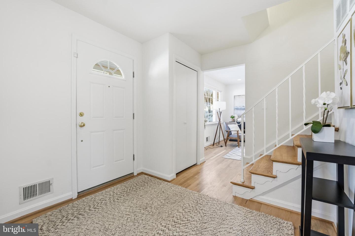 6802 SYDENSTRICKER RD, SPRINGFIELD, Virginia 22152, 4 Bedrooms Bedrooms, ,3 BathroomsBathrooms,Residential,For sale,6802 SYDENSTRICKER RD,VAFX2289616 MLS # VAFX2289616