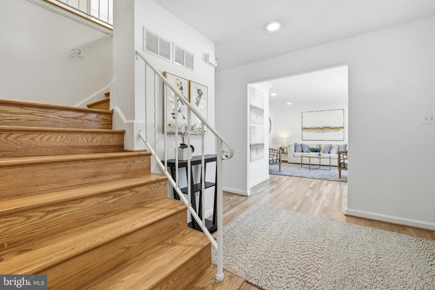 6802 SYDENSTRICKER RD, SPRINGFIELD, Virginia 22152, 4 Bedrooms Bedrooms, ,3 BathroomsBathrooms,Residential,For sale,6802 SYDENSTRICKER RD,VAFX2289616 MLS # VAFX2289616