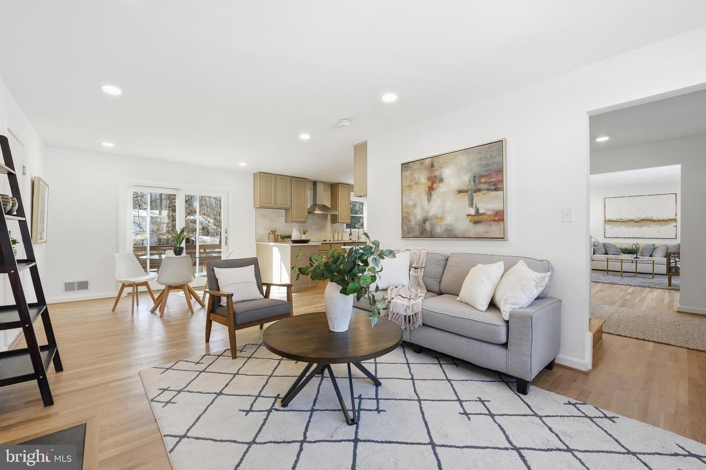 6802 SYDENSTRICKER RD, SPRINGFIELD, Virginia 22152, 4 Bedrooms Bedrooms, ,3 BathroomsBathrooms,Residential,For sale,6802 SYDENSTRICKER RD,VAFX2289616 MLS # VAFX2289616