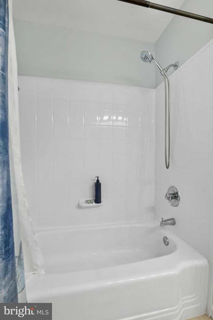 1323 APRIL WAY, HERNDON, Virginia 20170, 4 Bedrooms Bedrooms, ,2 BathroomsBathrooms,Residential,For sale,1323 APRIL WAY,VAFX2289622 MLS # VAFX2289622