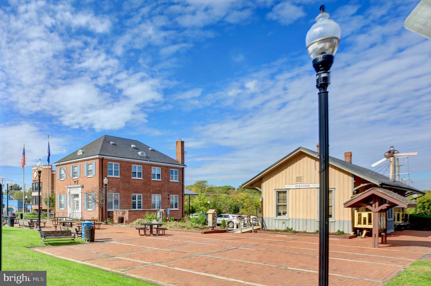 1323 APRIL WAY, HERNDON, Virginia 20170, 4 Bedrooms Bedrooms, ,2 BathroomsBathrooms,Residential,For sale,1323 APRIL WAY,VAFX2289622 MLS # VAFX2289622