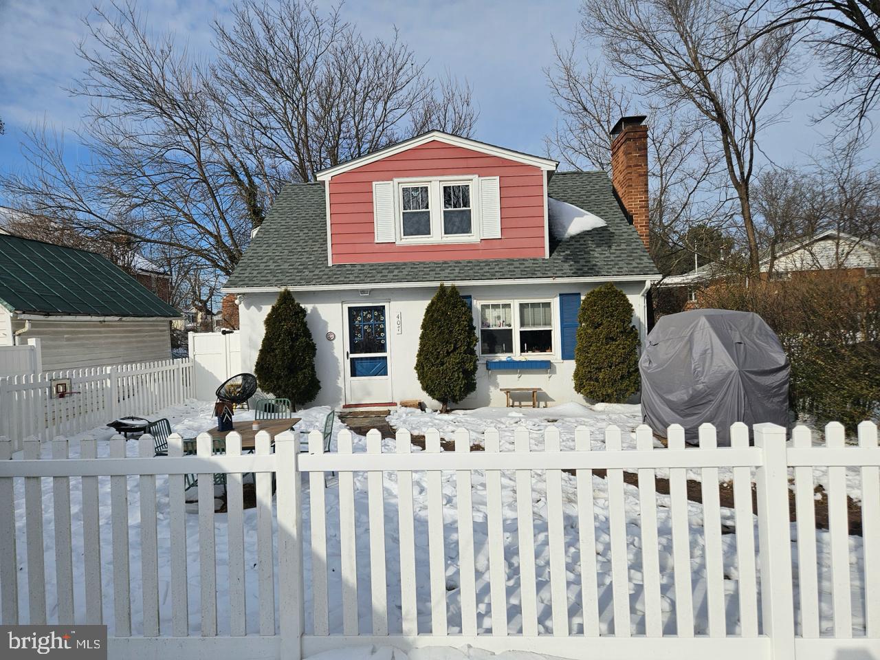 407 VAN FOSSEN ST, WINCHESTER, Virginia 22601, 2 Bedrooms Bedrooms, ,1 BathroomBathrooms,Residential,For sale,407 VAN FOSSEN ST,VAWI2009922 MLS # VAWI2009922