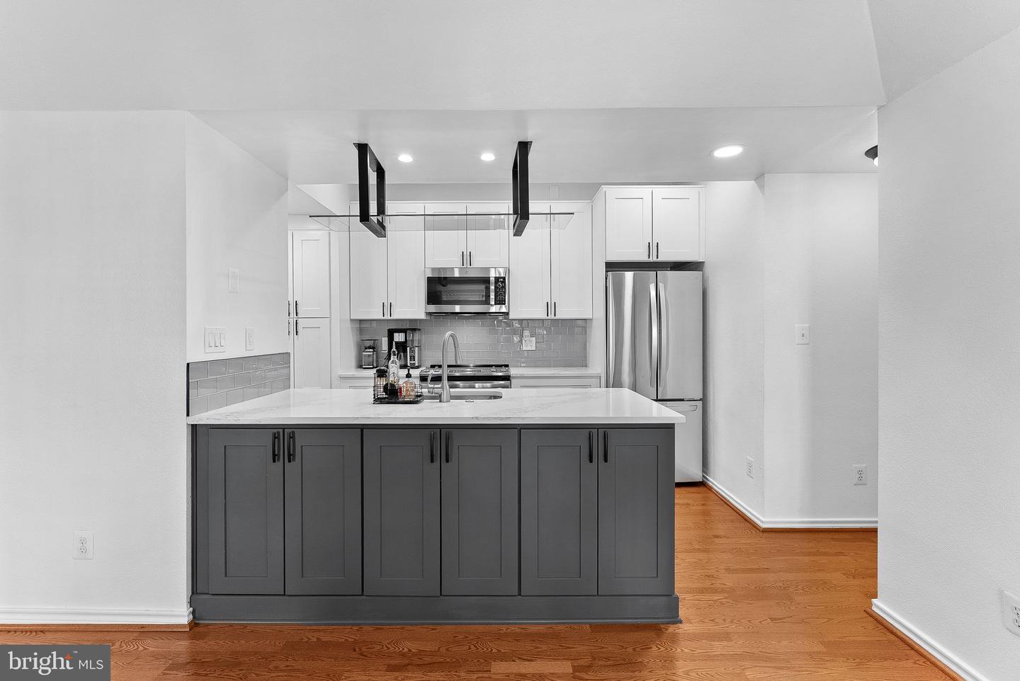 3916 PENDERVIEW DR #428, FAIRFAX, Virginia 22033, 2 Bedrooms Bedrooms, ,2 BathroomsBathrooms,Residential,For sale,3916 PENDERVIEW DR #428,VAFX2290062 MLS # VAFX2290062