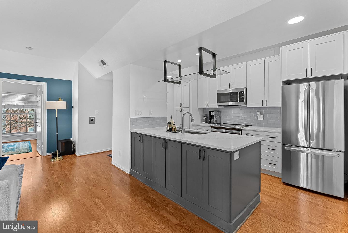 3916 PENDERVIEW DR #428, FAIRFAX, Virginia 22033, 2 Bedrooms Bedrooms, ,2 BathroomsBathrooms,Residential,For sale,3916 PENDERVIEW DR #428,VAFX2290062 MLS # VAFX2290062