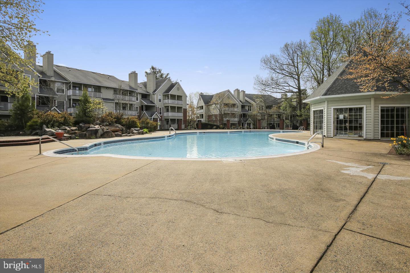 3916 PENDERVIEW DR #428, FAIRFAX, Virginia 22033, 2 Bedrooms Bedrooms, ,2 BathroomsBathrooms,Residential,For sale,3916 PENDERVIEW DR #428,VAFX2290062 MLS # VAFX2290062