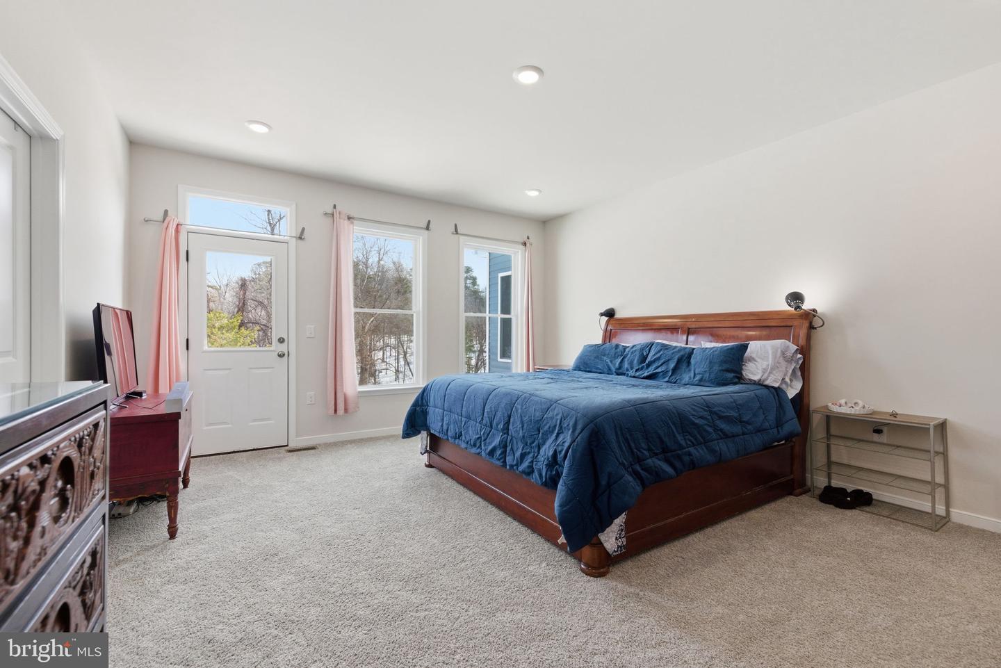 616 S POES RD, AMISSVILLE, Virginia 20106, 4 Bedrooms Bedrooms, ,4 BathroomsBathrooms,Residential,For sale,616 S POES RD,VARP2002472 MLS # VARP2002472