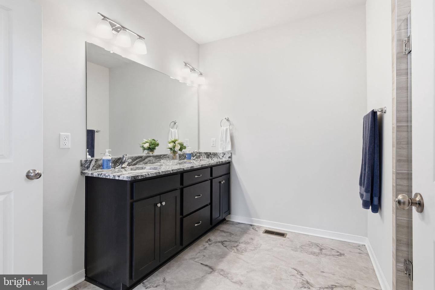 616 S POES RD, AMISSVILLE, Virginia 20106, 4 Bedrooms Bedrooms, ,4 BathroomsBathrooms,Residential,For sale,616 S POES RD,VARP2002472 MLS # VARP2002472