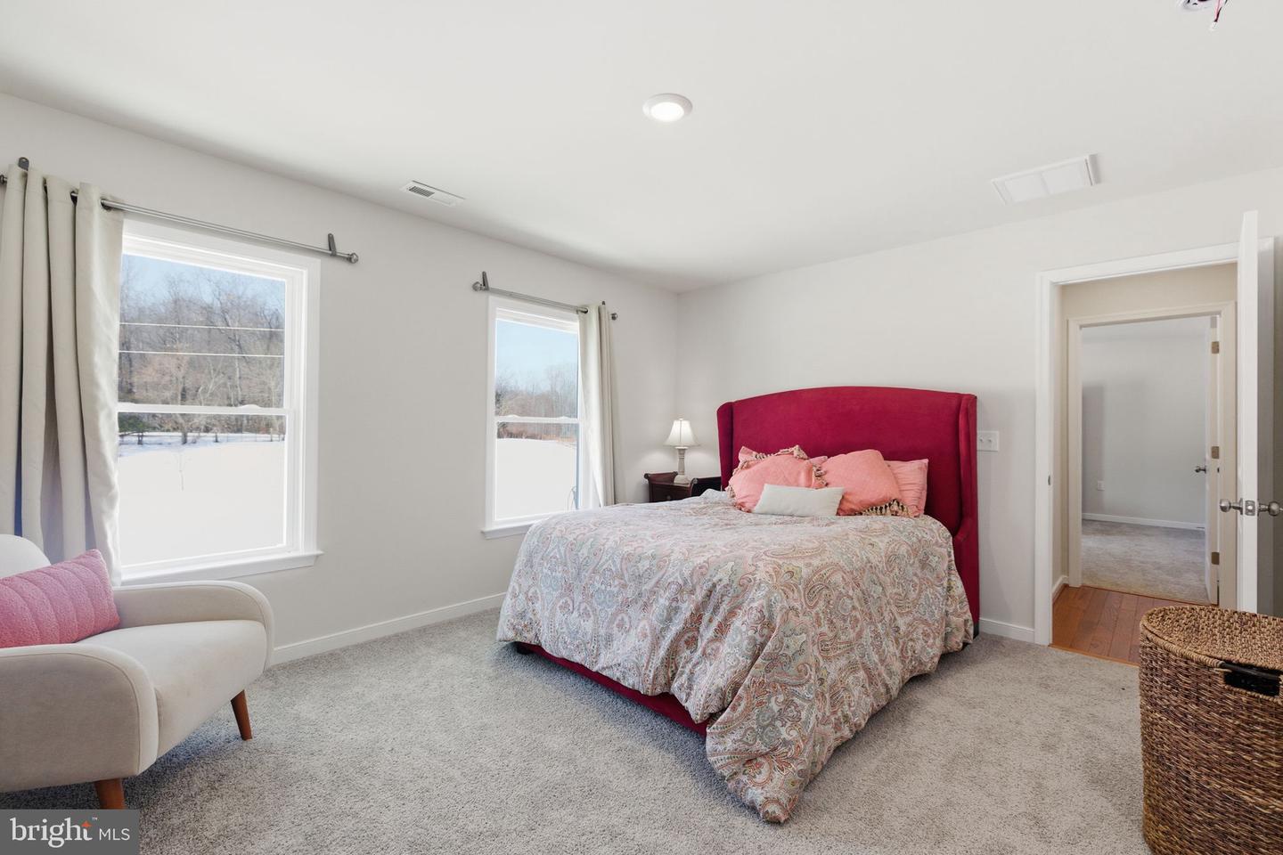 616 S POES RD, AMISSVILLE, Virginia 20106, 4 Bedrooms Bedrooms, ,4 BathroomsBathrooms,Residential,For sale,616 S POES RD,VARP2002472 MLS # VARP2002472