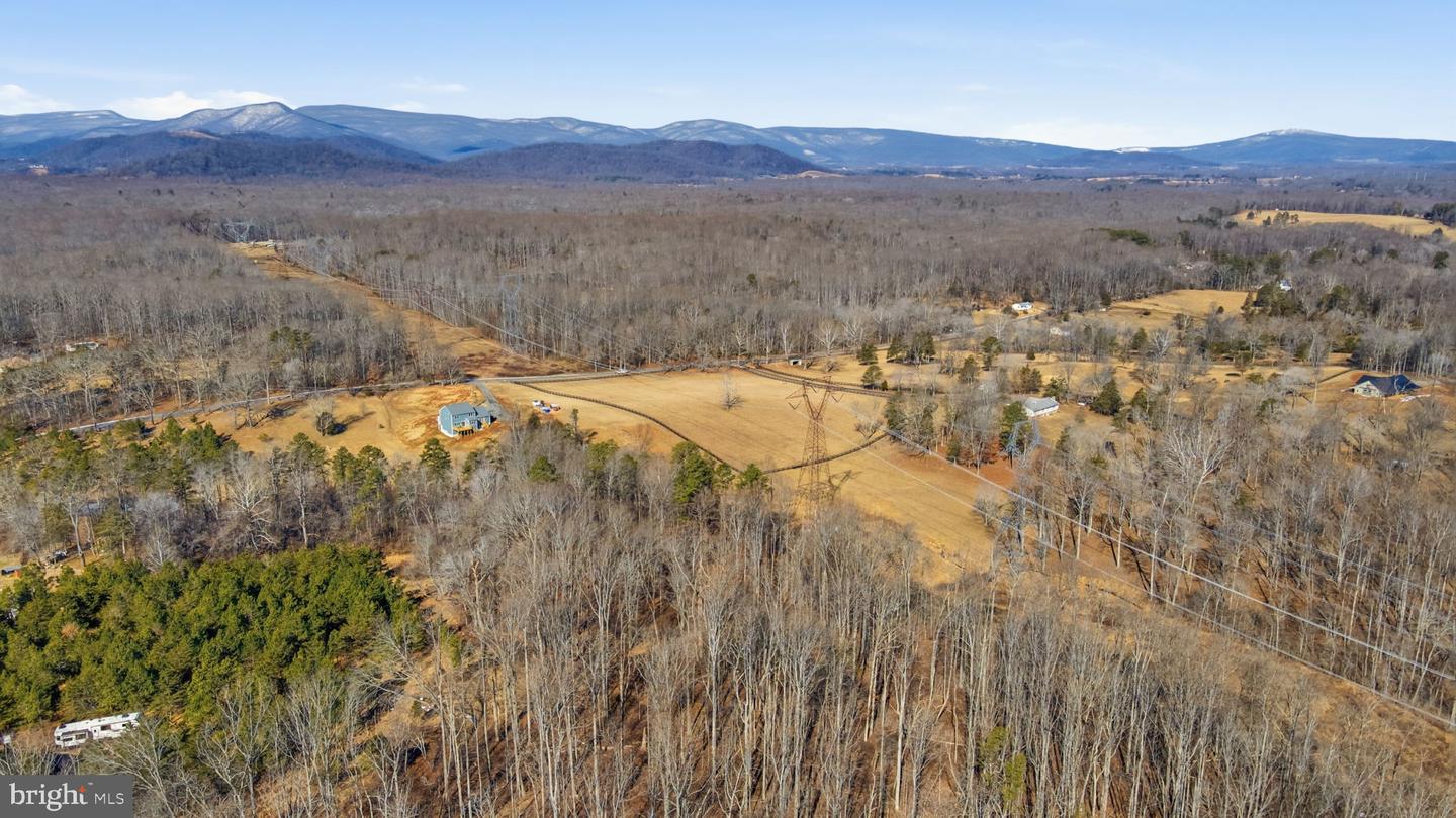 616 S POES RD, AMISSVILLE, Virginia 20106, 4 Bedrooms Bedrooms, ,4 BathroomsBathrooms,Residential,For sale,616 S POES RD,VARP2002472 MLS # VARP2002472