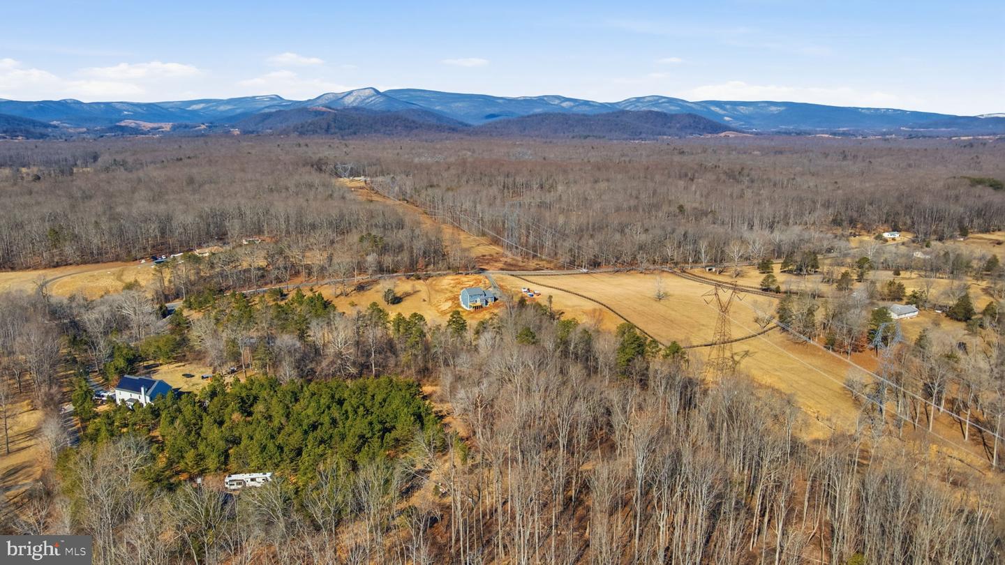 616 S POES RD, AMISSVILLE, Virginia 20106, 4 Bedrooms Bedrooms, ,4 BathroomsBathrooms,Residential,For sale,616 S POES RD,VARP2002472 MLS # VARP2002472