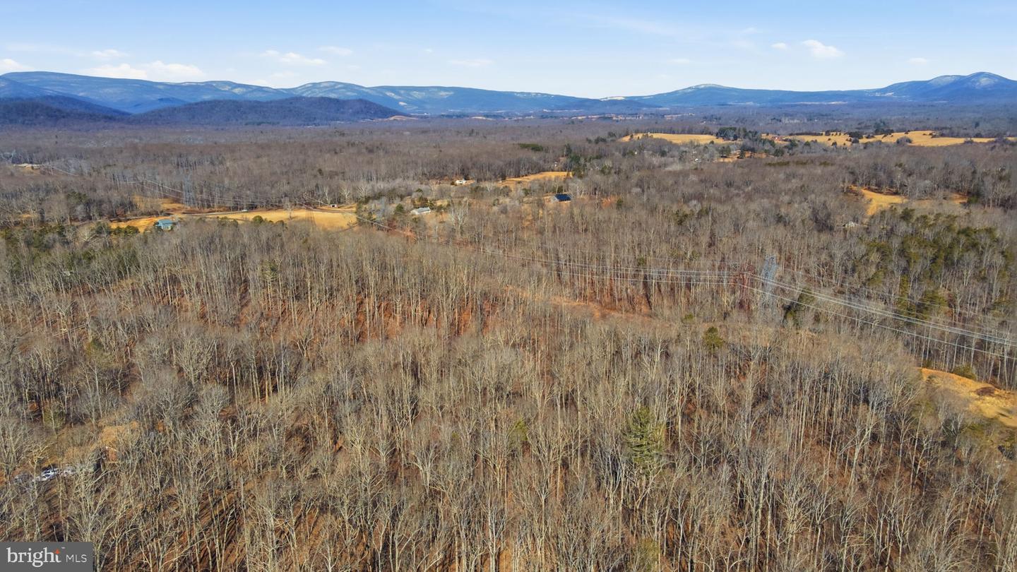 616 S POES RD, AMISSVILLE, Virginia 20106, 4 Bedrooms Bedrooms, ,4 BathroomsBathrooms,Residential,For sale,616 S POES RD,VARP2002472 MLS # VARP2002472