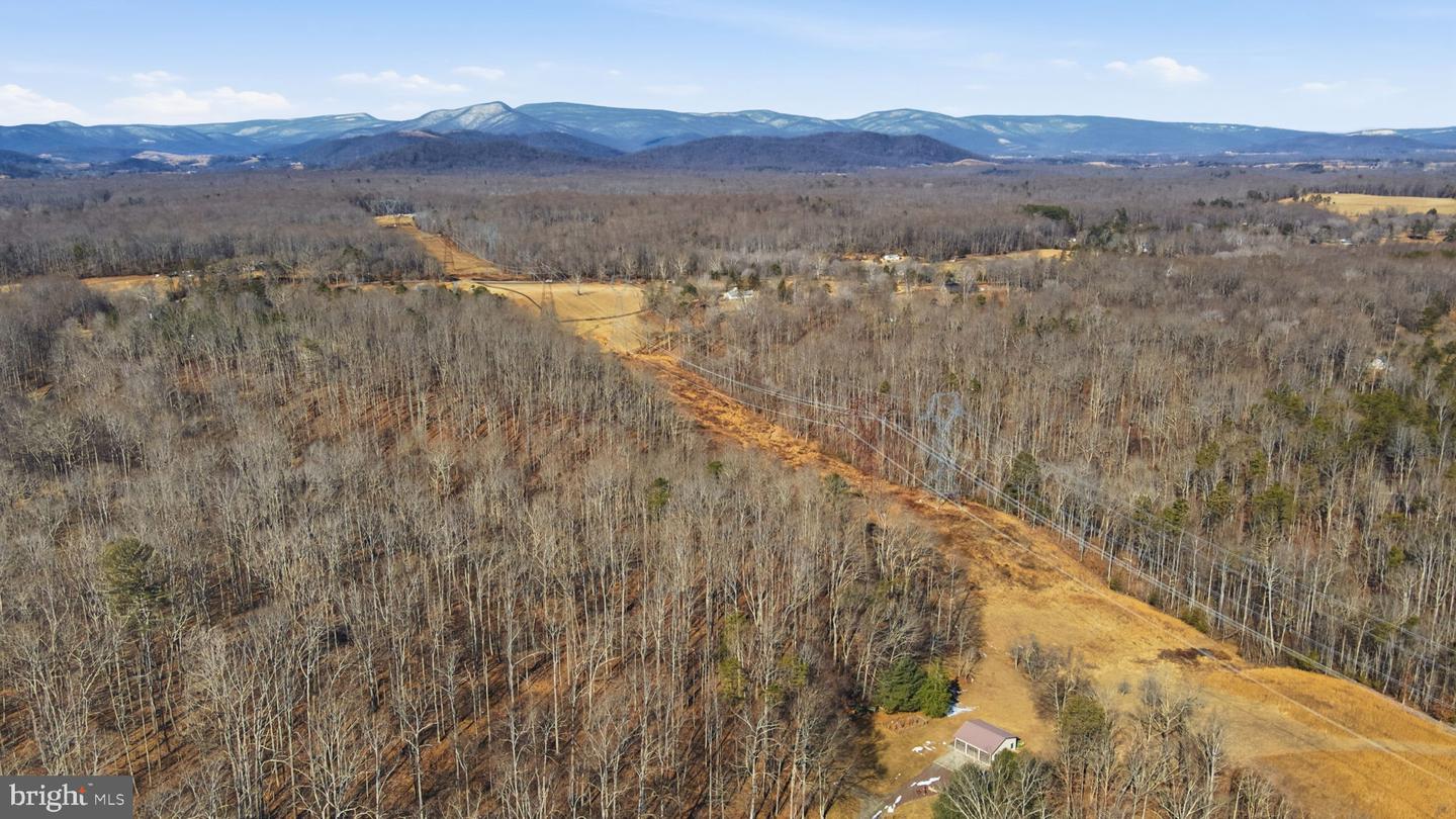 616 S POES RD, AMISSVILLE, Virginia 20106, 4 Bedrooms Bedrooms, ,4 BathroomsBathrooms,Residential,For sale,616 S POES RD,VARP2002472 MLS # VARP2002472