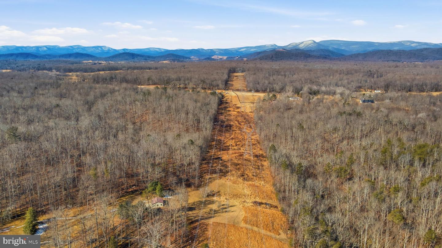 616 S POES RD, AMISSVILLE, Virginia 20106, 4 Bedrooms Bedrooms, ,4 BathroomsBathrooms,Residential,For sale,616 S POES RD,VARP2002472 MLS # VARP2002472