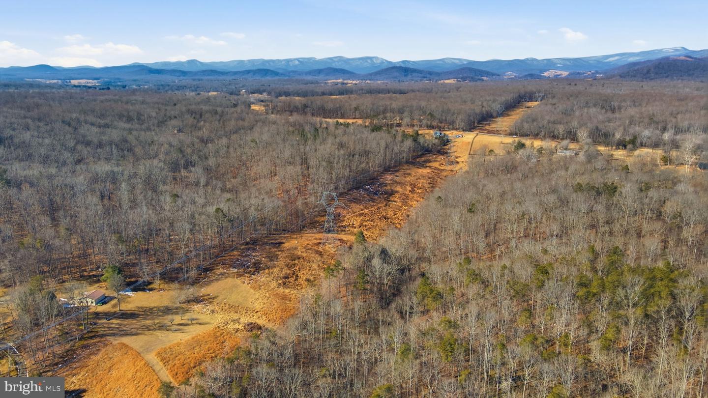 616 S POES RD, AMISSVILLE, Virginia 20106, 4 Bedrooms Bedrooms, ,4 BathroomsBathrooms,Residential,For sale,616 S POES RD,VARP2002472 MLS # VARP2002472