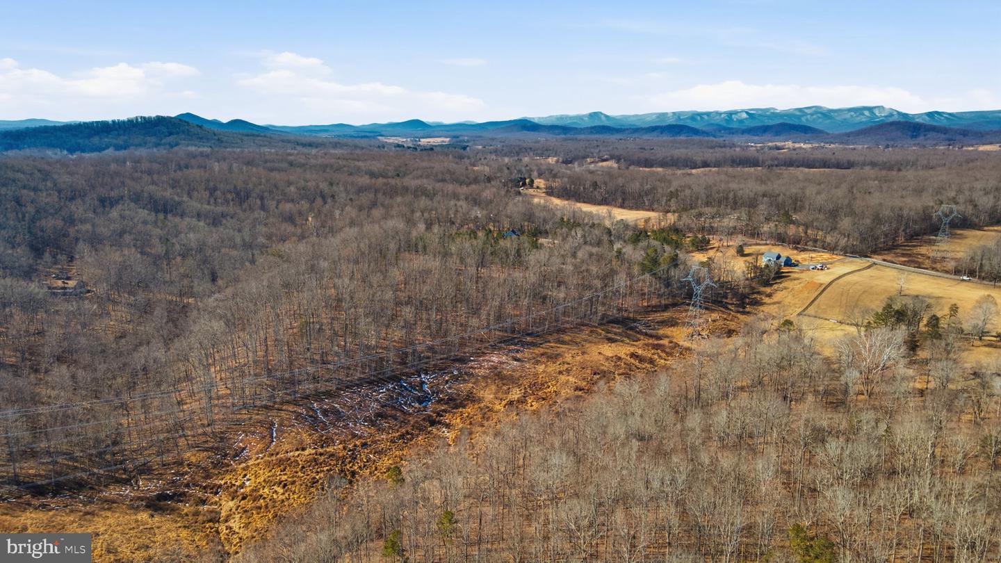 616 S POES RD, AMISSVILLE, Virginia 20106, 4 Bedrooms Bedrooms, ,4 BathroomsBathrooms,Residential,For sale,616 S POES RD,VARP2002472 MLS # VARP2002472