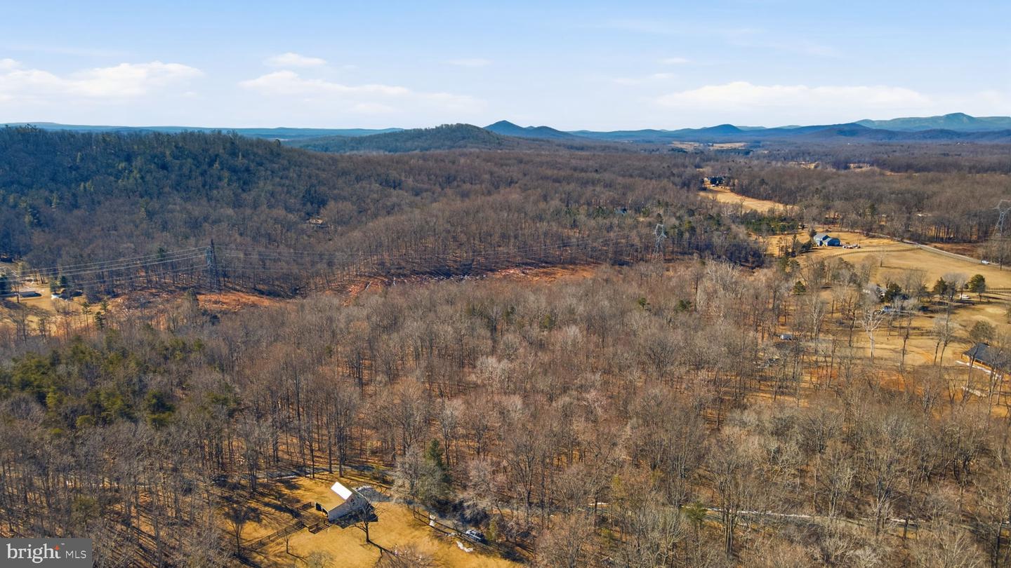 616 S POES RD, AMISSVILLE, Virginia 20106, 4 Bedrooms Bedrooms, ,4 BathroomsBathrooms,Residential,For sale,616 S POES RD,VARP2002472 MLS # VARP2002472