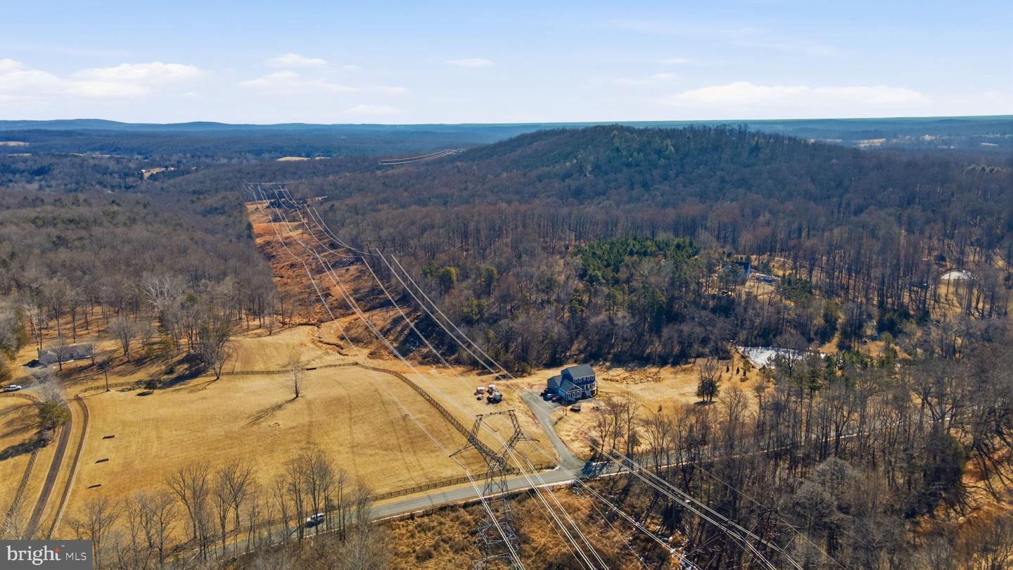 616 S POES RD, AMISSVILLE, Virginia 20106, 4 Bedrooms Bedrooms, ,4 BathroomsBathrooms,Residential,For sale,616 S POES RD,VARP2002472 MLS # VARP2002472