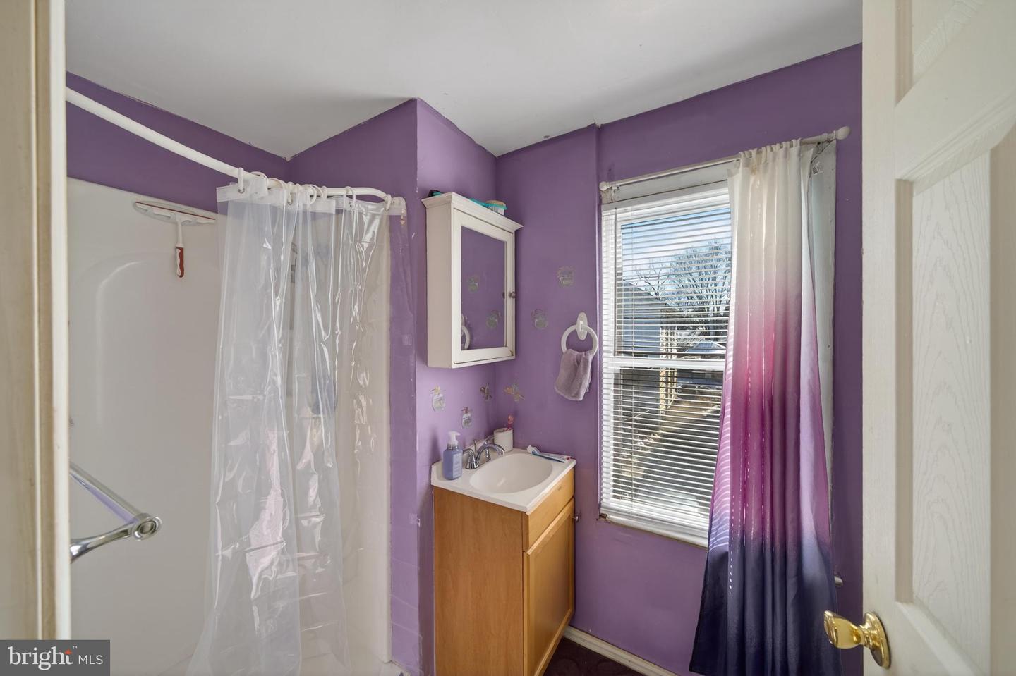 376 CHARLES ST, WINCHESTER, Virginia 22601, 3 Bedrooms Bedrooms, 4 Rooms Rooms,1 BathroomBathrooms,Residential,For sale,376 CHARLES ST,VAWI2009942 MLS # VAWI2009942