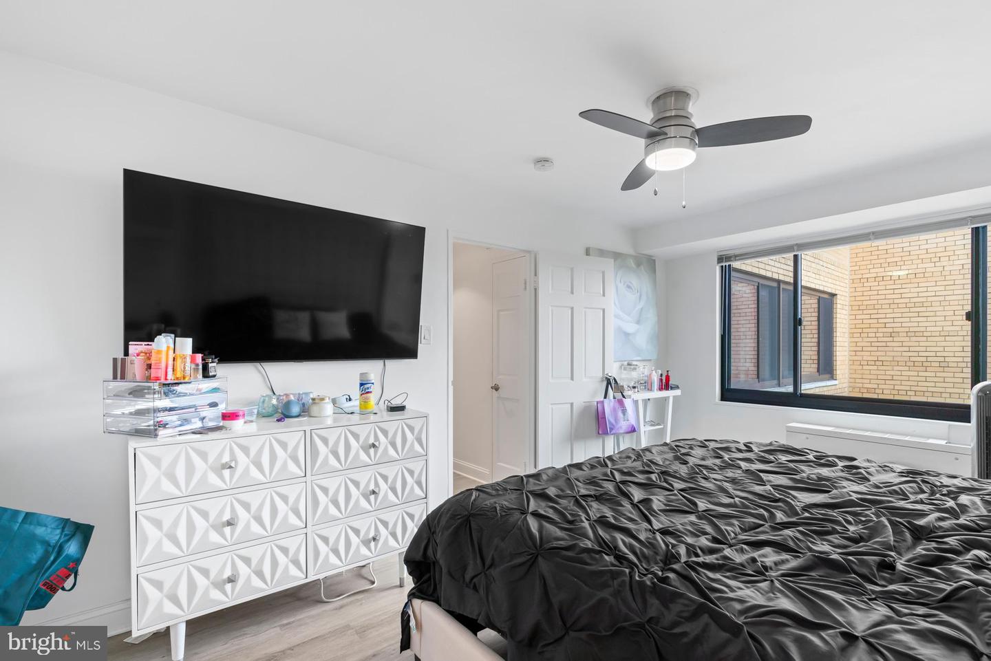 5410 CONNECTICUT AVE NW #817, WASHINGTON, District Of Columbia 20015, 1 Bedroom Bedrooms, 2 Rooms Rooms,1 BathroomBathrooms,Residential,For sale,5410 CONNECTICUT AVE NW #817,DCDC2245452 MLS # DCDC2245452