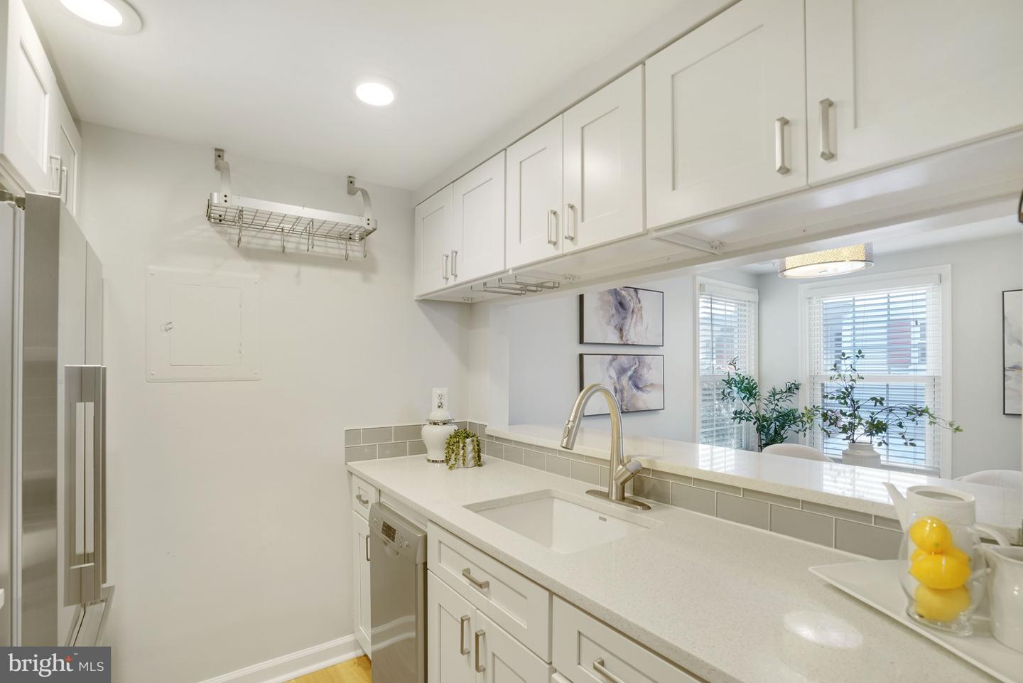 2929 S WOODSTOCK ST #A, ARLINGTON, Virginia 22206, 2 Bedrooms Bedrooms, ,1 BathroomBathrooms,Residential,For sale,2929 S WOODSTOCK ST #A,VAAR2068650 MLS # VAAR2068650