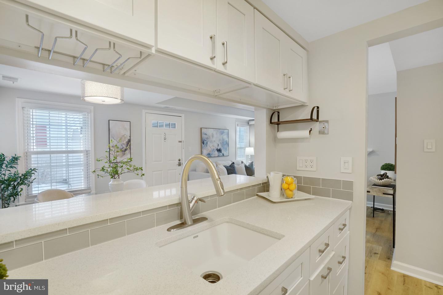 2929 S WOODSTOCK ST #A, ARLINGTON, Virginia 22206, 2 Bedrooms Bedrooms, ,1 BathroomBathrooms,Residential,For sale,2929 S WOODSTOCK ST #A,VAAR2068650 MLS # VAAR2068650