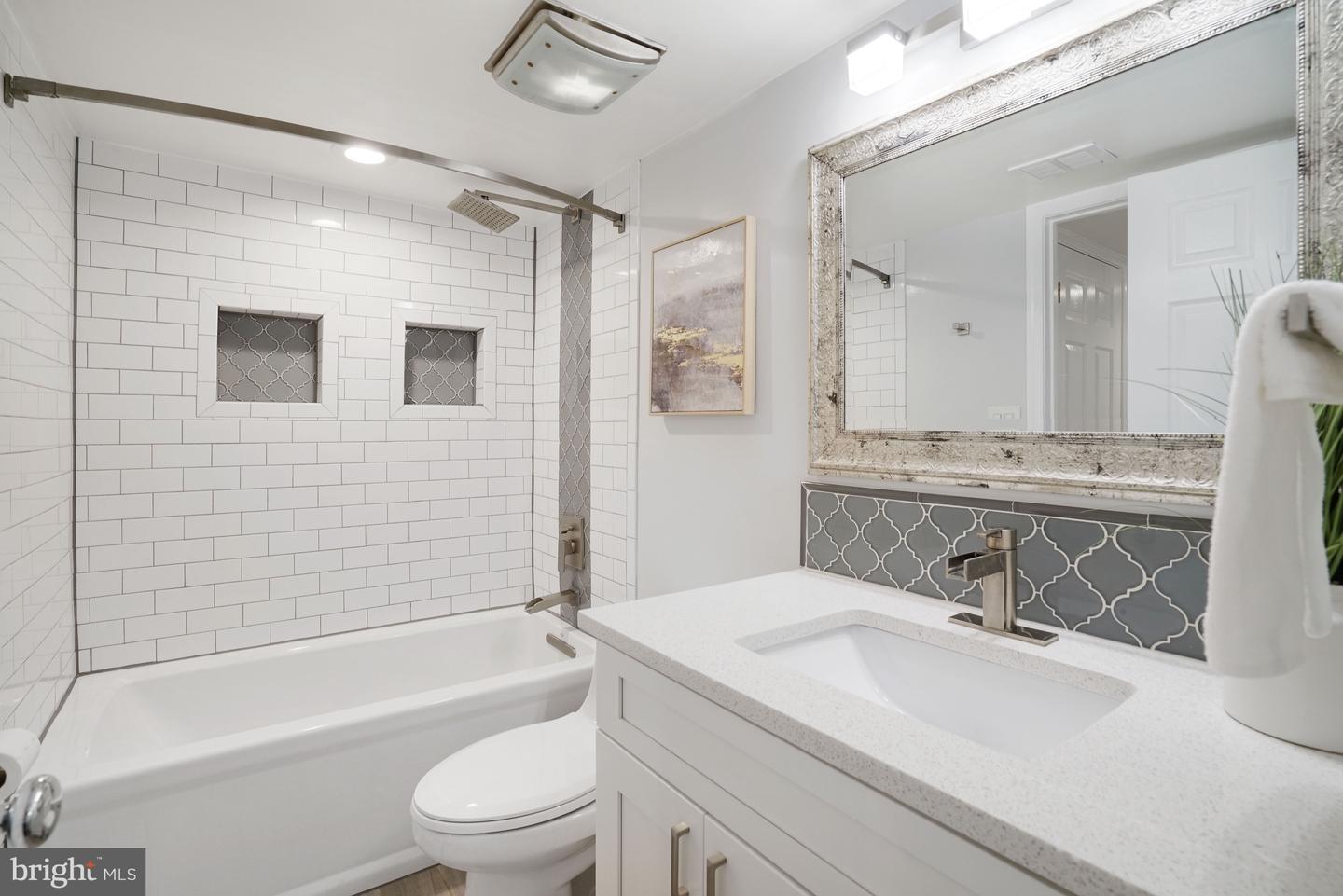 2929 S WOODSTOCK ST #A, ARLINGTON, Virginia 22206, 2 Bedrooms Bedrooms, ,1 BathroomBathrooms,Residential,For sale,2929 S WOODSTOCK ST #A,VAAR2068650 MLS # VAAR2068650