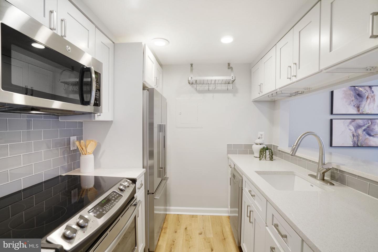 2929 S WOODSTOCK ST #A, ARLINGTON, Virginia 22206, 2 Bedrooms Bedrooms, ,1 BathroomBathrooms,Residential,For sale,2929 S WOODSTOCK ST #A,VAAR2068650 MLS # VAAR2068650