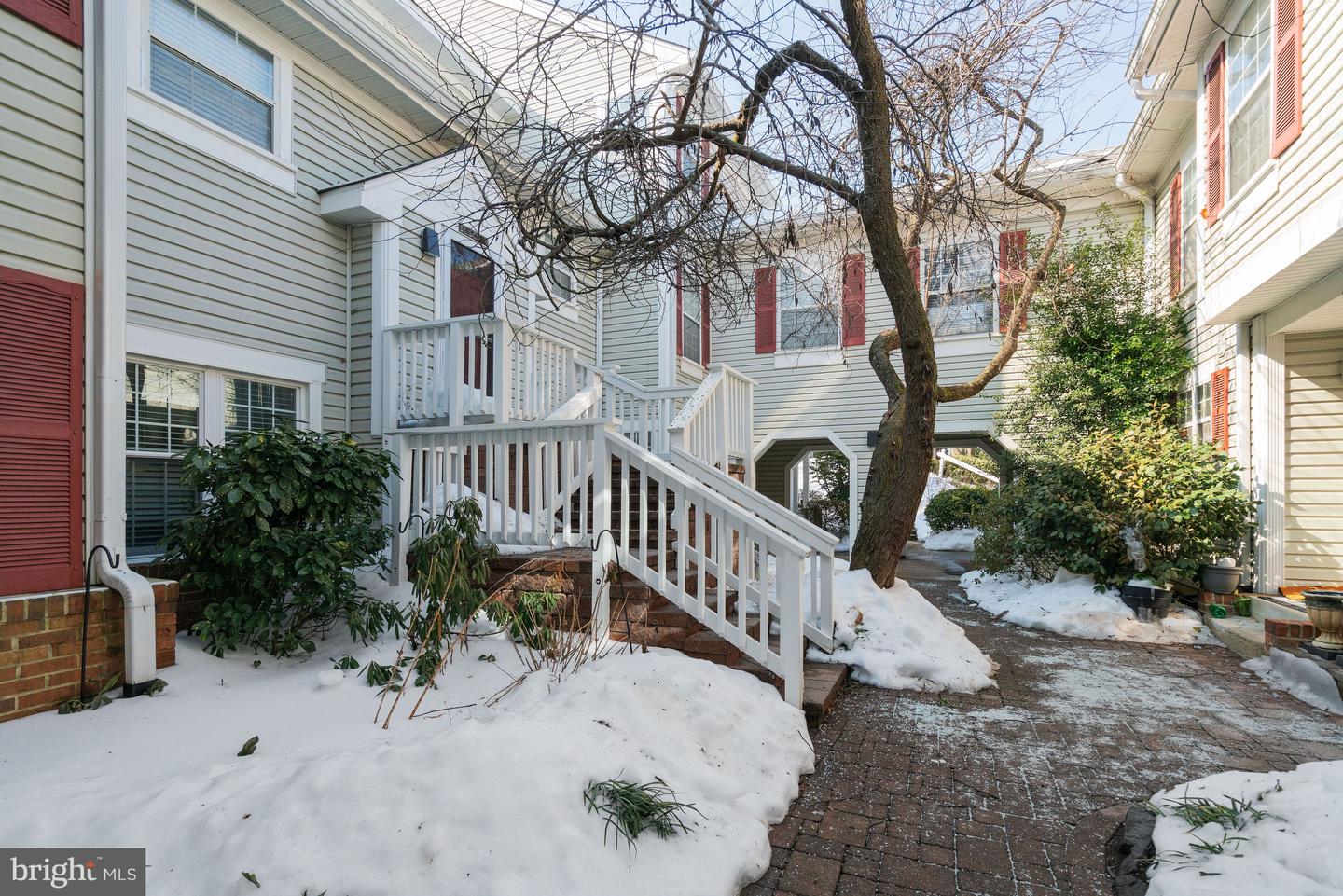 2929 S WOODSTOCK ST #A, ARLINGTON, Virginia 22206, 2 Bedrooms Bedrooms, ,1 BathroomBathrooms,Residential,For sale,2929 S WOODSTOCK ST #A,VAAR2068650 MLS # VAAR2068650