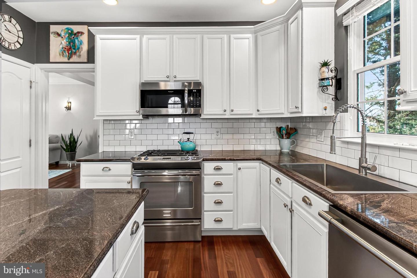 20075 MUIRFIELD VILLAGE CT, ASHBURN, Virginia 20147, 4 Bedrooms Bedrooms, 15 Rooms Rooms,3 BathroomsBathrooms,Residential,For sale,20075 MUIRFIELD VILLAGE CT,VALO2115534 MLS # VALO2115534