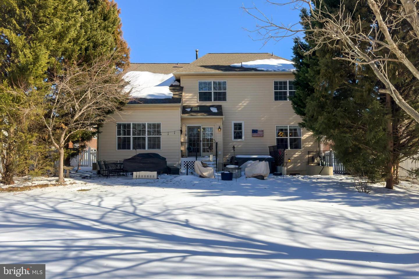 20075 MUIRFIELD VILLAGE CT, ASHBURN, Virginia 20147, 4 Bedrooms Bedrooms, 15 Rooms Rooms,3 BathroomsBathrooms,Residential,For sale,20075 MUIRFIELD VILLAGE CT,VALO2115534 MLS # VALO2115534