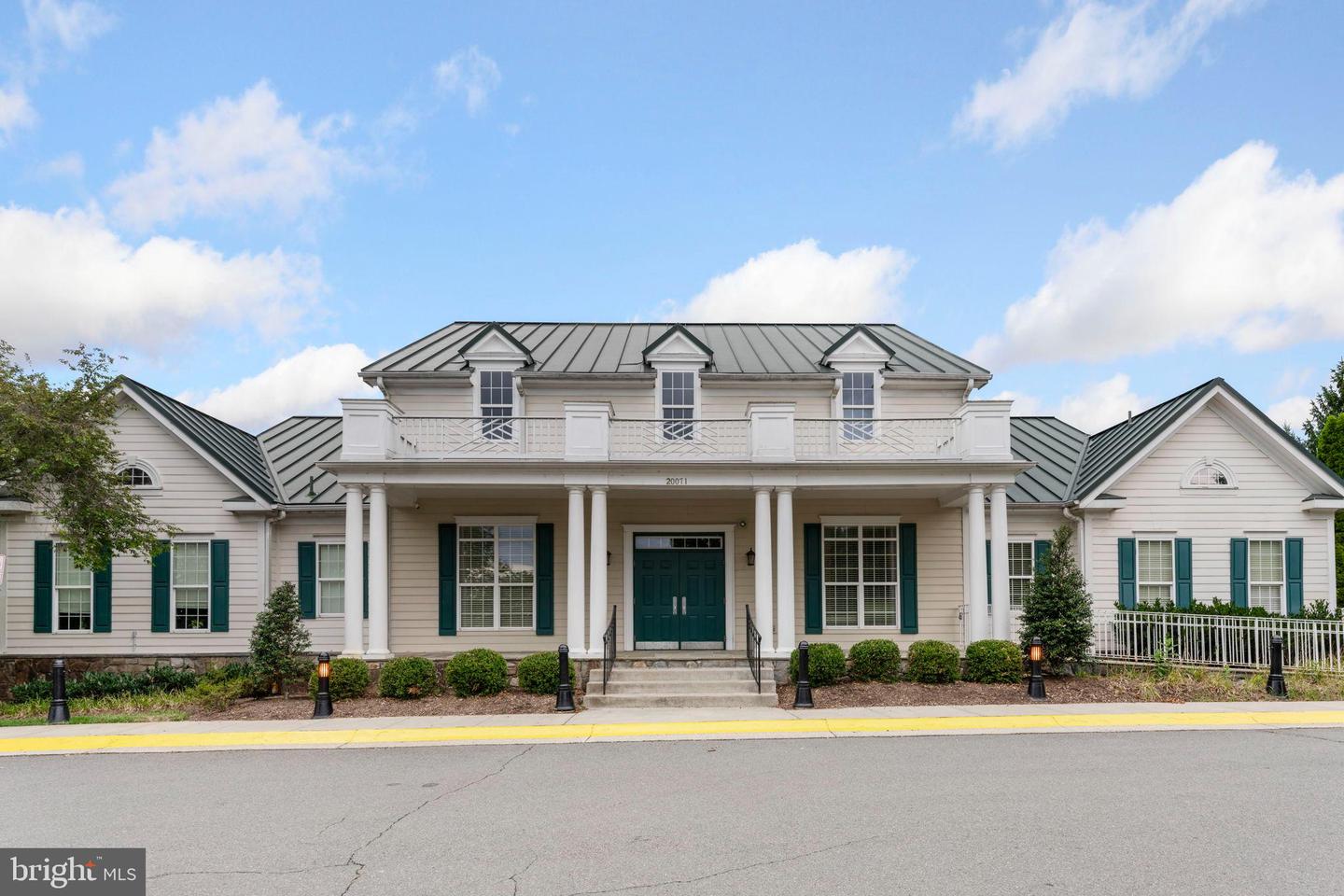 20075 MUIRFIELD VILLAGE CT, ASHBURN, Virginia 20147, 4 Bedrooms Bedrooms, 15 Rooms Rooms,3 BathroomsBathrooms,Residential,For sale,20075 MUIRFIELD VILLAGE CT,VALO2115534 MLS # VALO2115534