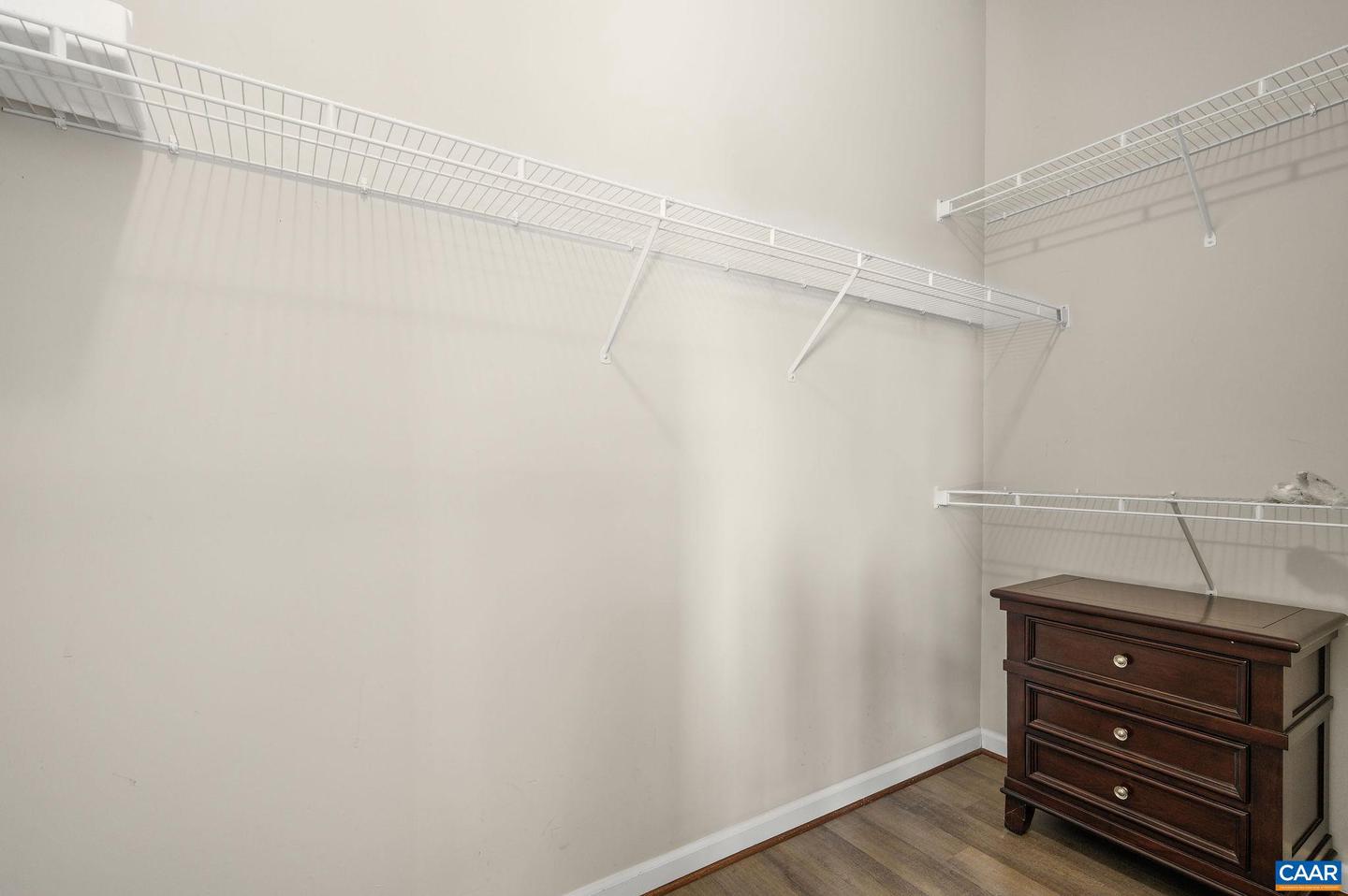 755 WALKER SQ #4B, CHARLOTTESVILLE, Virginia 22903, 2 Bedrooms Bedrooms, ,2 BathroomsBathrooms,Residential,For sale,755 WALKER SQ #4B,673147 MLS # 673147