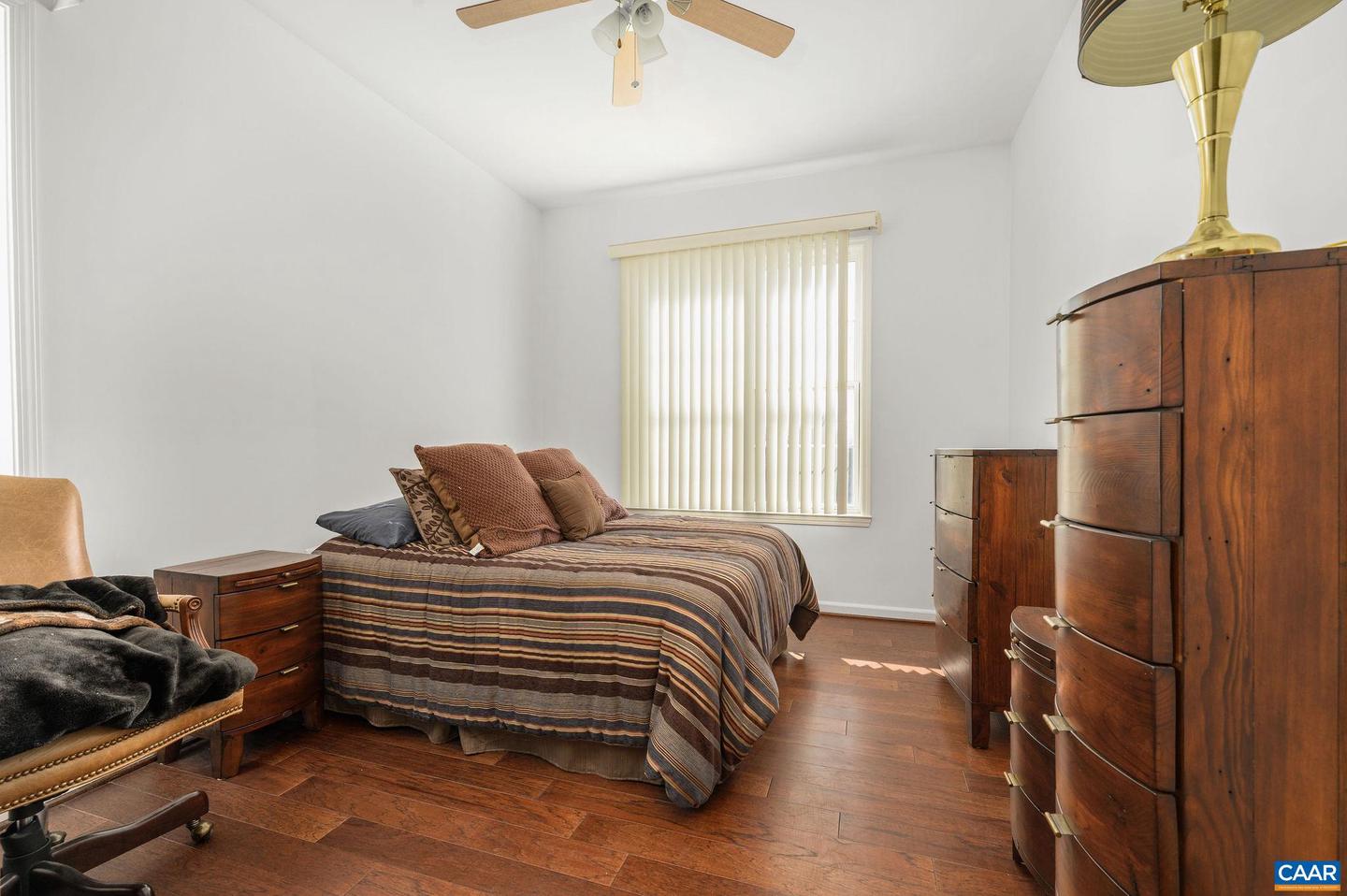 755 WALKER SQ #4B, CHARLOTTESVILLE, Virginia 22903, 2 Bedrooms Bedrooms, ,2 BathroomsBathrooms,Residential,For sale,755 WALKER SQ #4B,673147 MLS # 673147